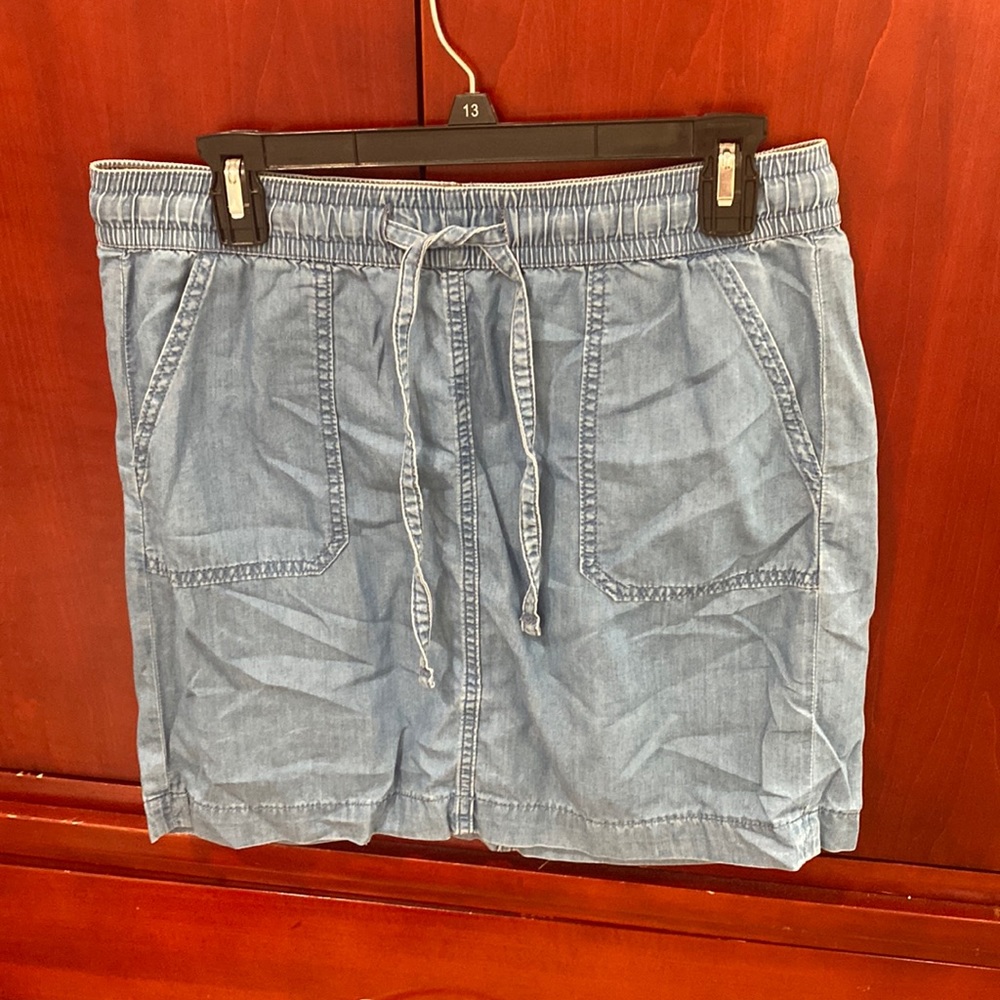 Cute casual Tommy Hilfiger jean skirt